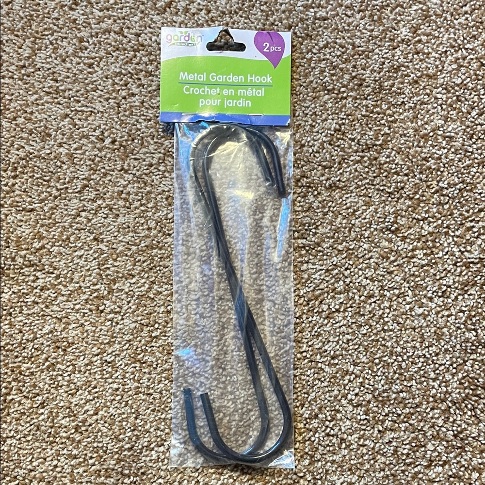Metal Garden Hooks 2-Pack 8”